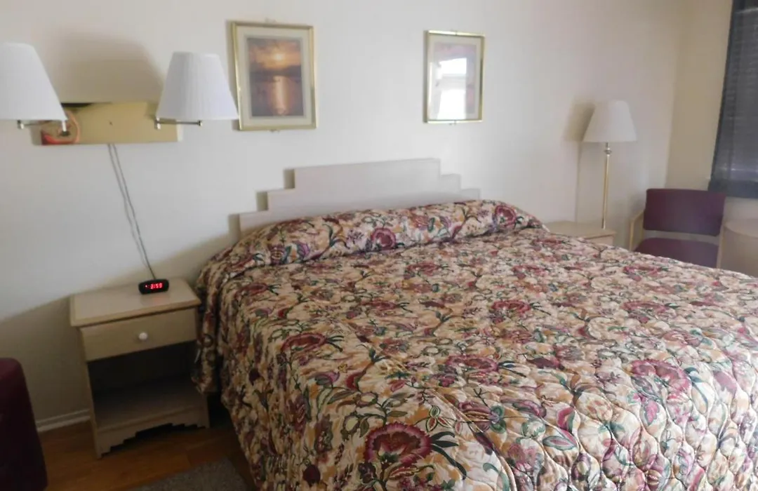 Royal Host Motel-1