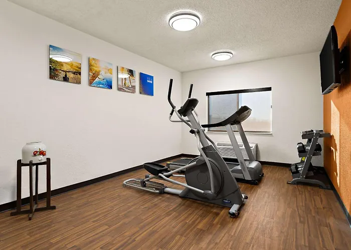 Comfort Suites University